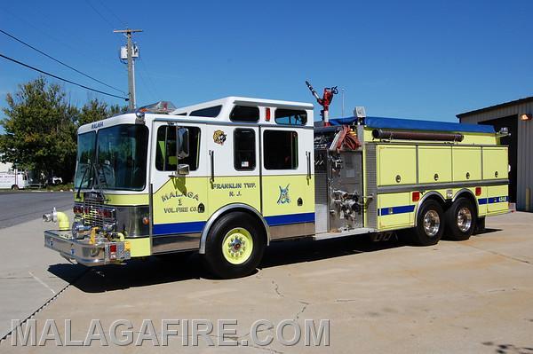 Tender Engine 43-42 was in front line service from 1991 till 2010.
This was a Grumman HME with a 1500 gpm pump and a 2500 gallon wt. sold to Freetown, Pa FD. 